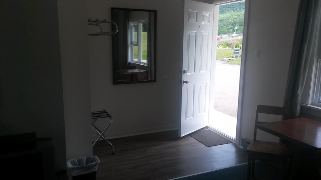 Cornerstone Motel Шетикам Экстерьер фото